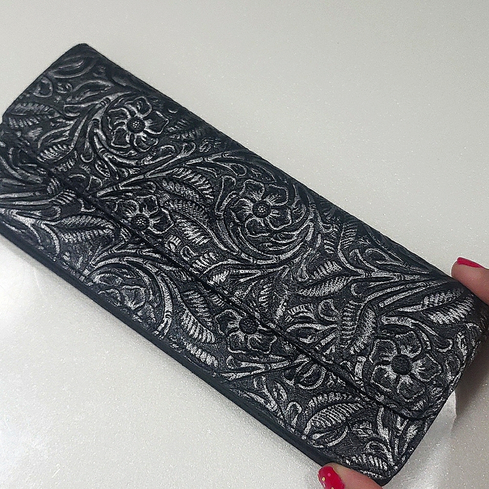 NWOT-LEATHER hancrafted wallet